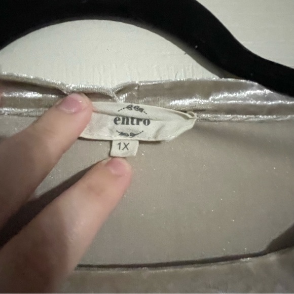 Entro Velvet Lace Vneck - Picture 3 of 3